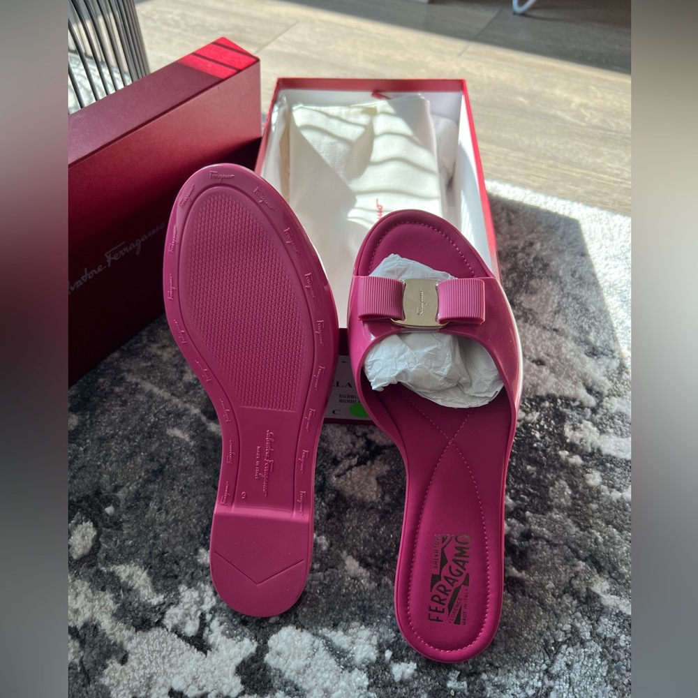 Salvatore Ferragamo Cirella Jelly slide sandals US 9C